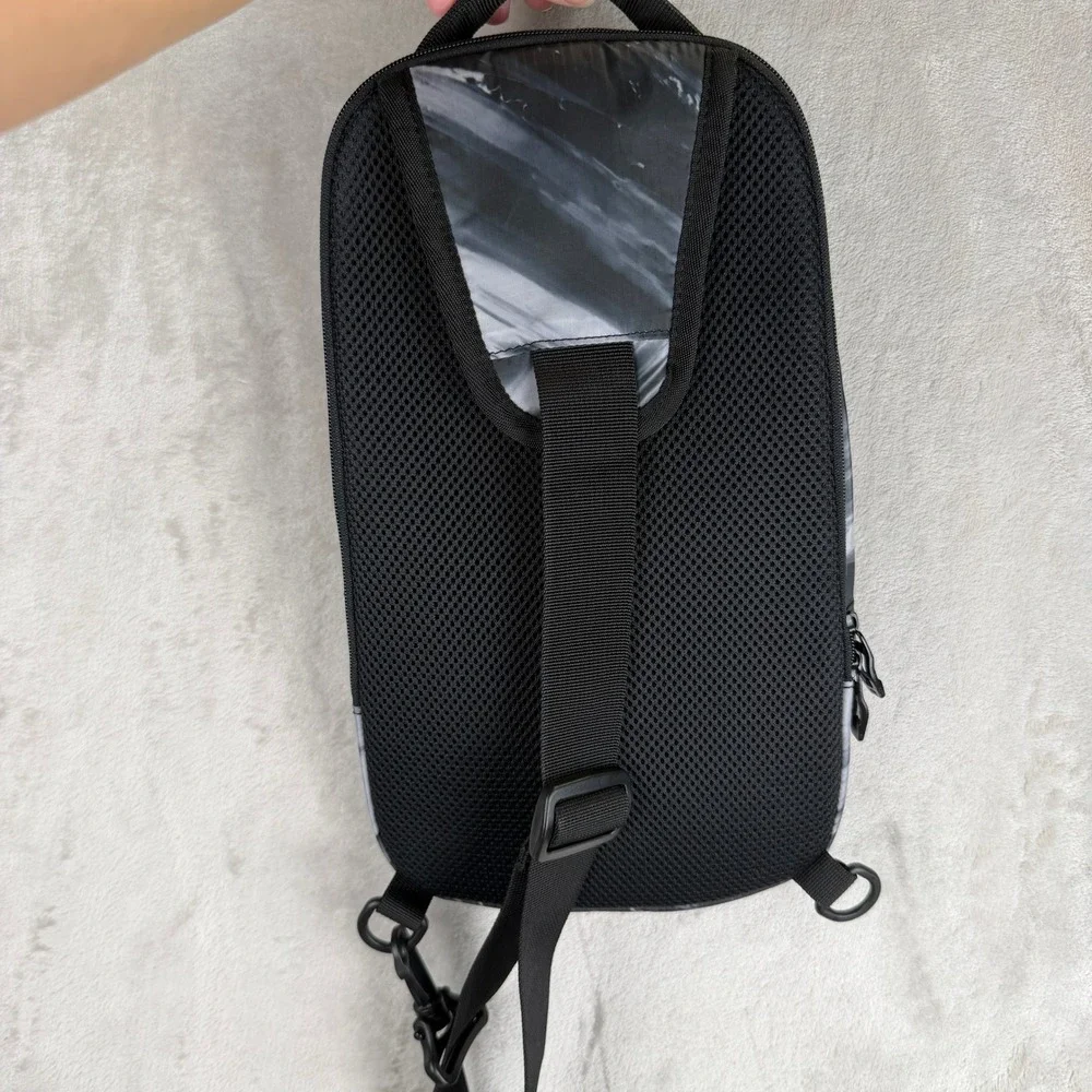Oakley street sling